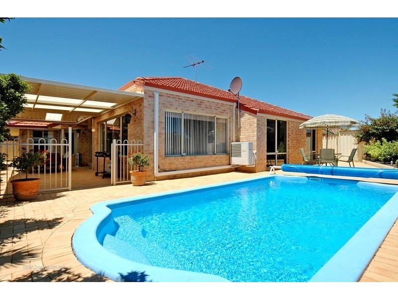 16 Roxburgh Circle, Kinross WA 6028