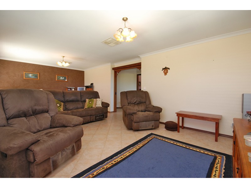 8 Sebago Court, Joondalup WA 6027