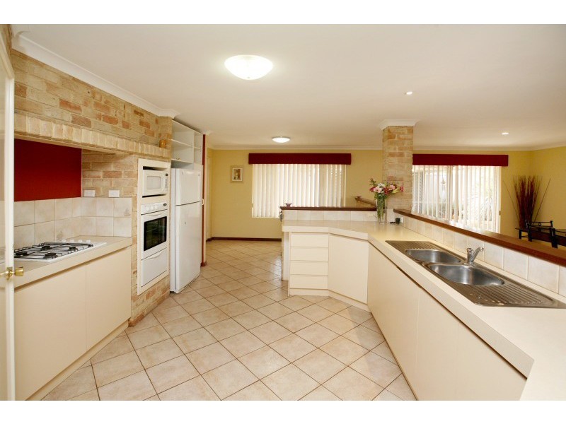 10 Geoff Russell Avenue, Kinross WA 6028