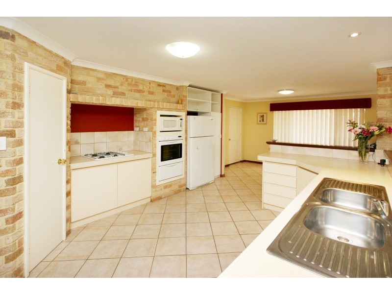 10 Geoff Russell Avenue, Kinross WA 6028