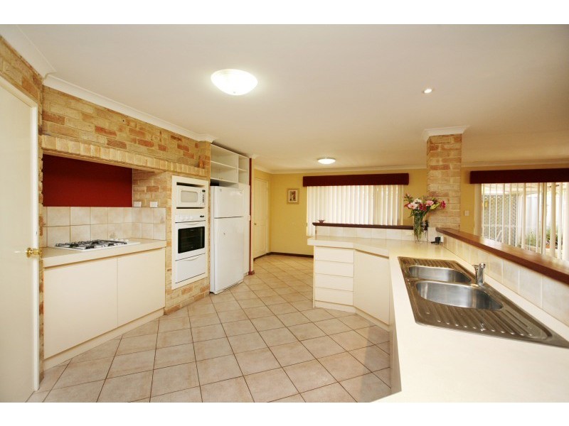 10 Geoff Russell Avenue, Kinross WA 6028