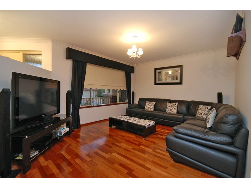 26 Canterbury Circle, Currambine WA 6028