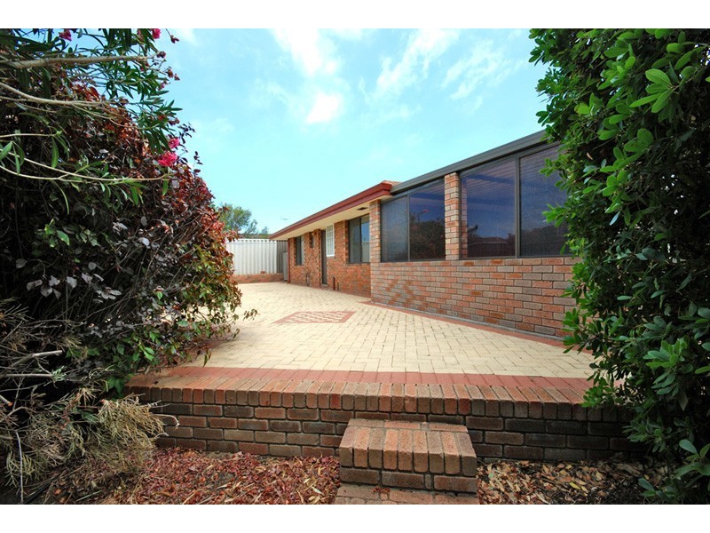 8 Ameer Way, Craigie WA 6025