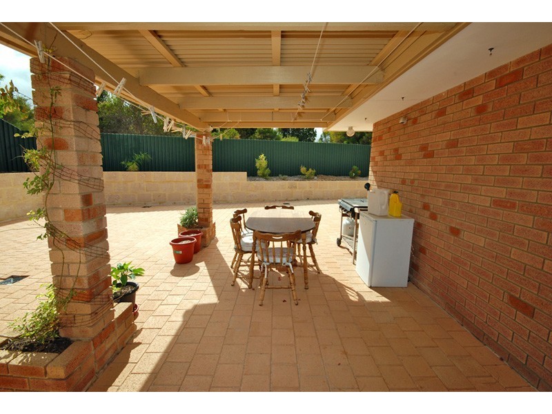 10 Napoleon Way, Craigie WA 6025