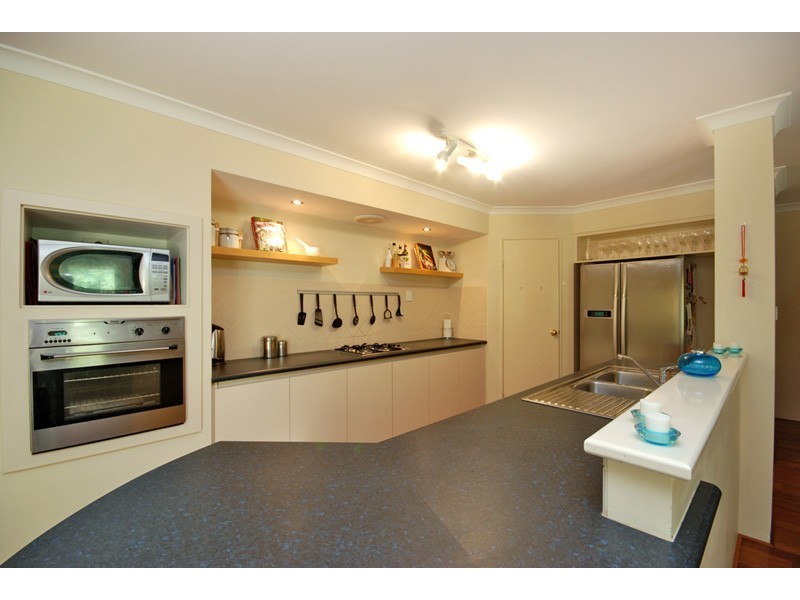 14 Carwoola Circle, Carramar WA 6031