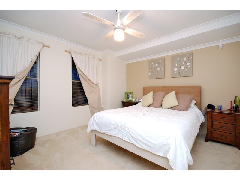 1 Miramare Boulevard, Currambine WA 6028