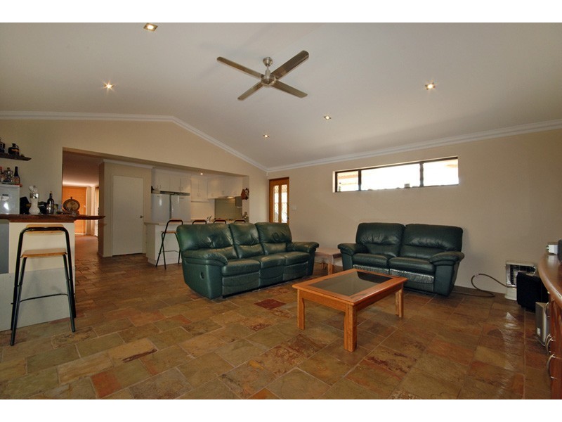 26 Arawa Place, Craigie WA 6025