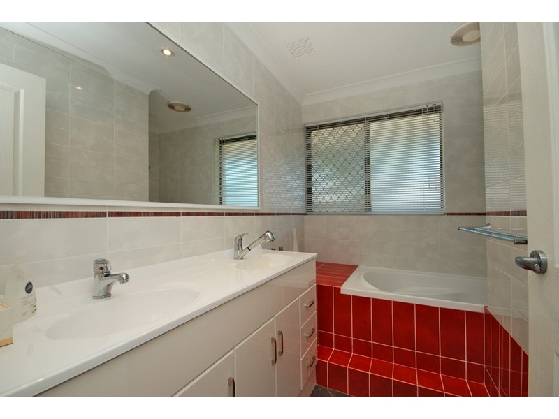 1A Deyoung Road, Craigie WA 6025