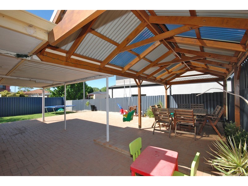 1A Deyoung Road, Craigie WA 6025