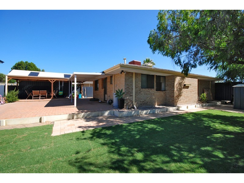 1A Deyoung Road, Craigie WA 6025