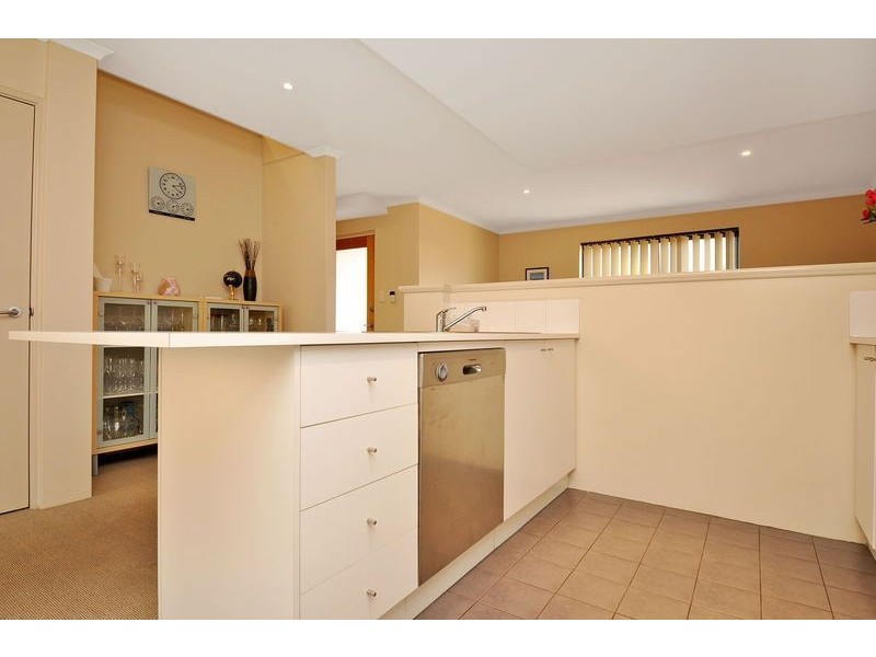 27/21 Bryanston Pass, Madeley WA 6065