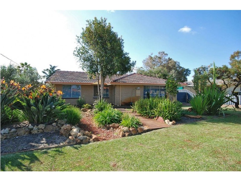 4 Woonan Street, Wanneroo WA 6065