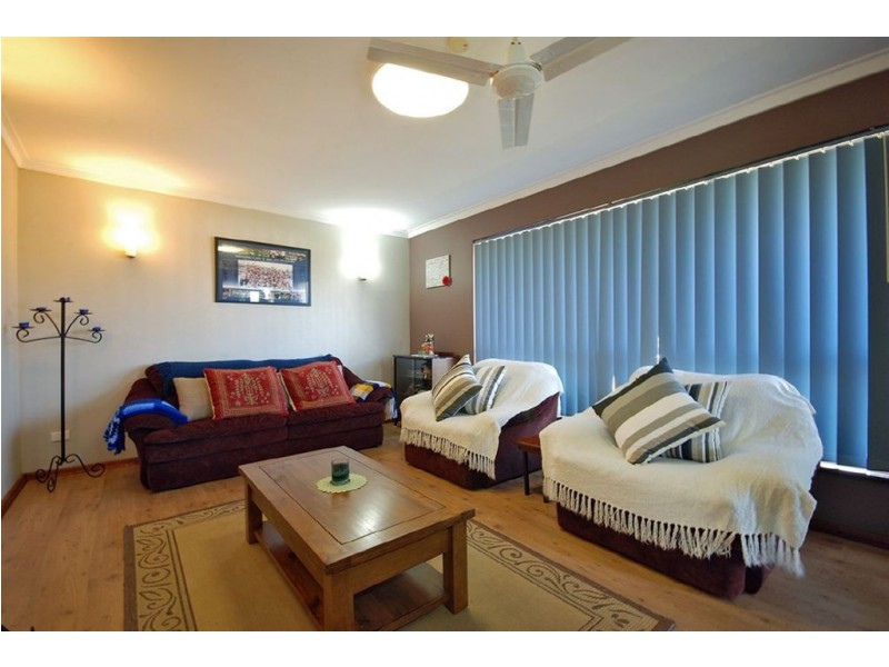 4 Woonan Street, Wanneroo WA 6065