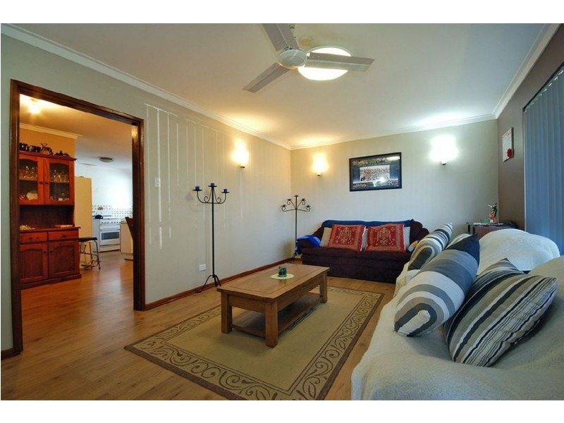 4 Woonan Street, Wanneroo WA 6065