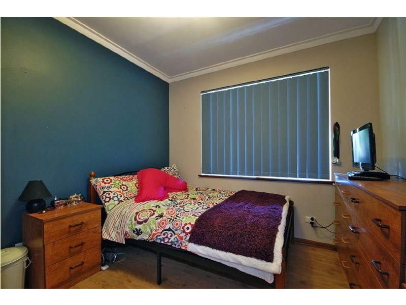 4 Woonan Street, Wanneroo WA 6065