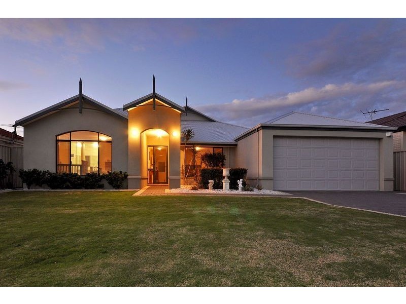 25 Russell Road, Madeley WA 6065