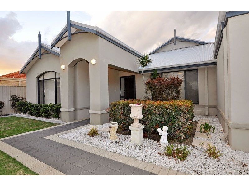 25 Russell Road, Madeley WA 6065