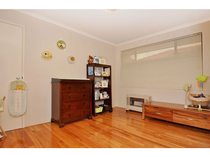 25 Russell Road, Madeley WA 6065