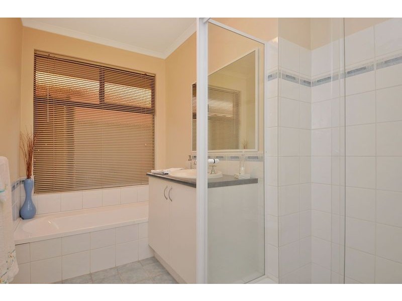 25 Russell Road, Madeley WA 6065