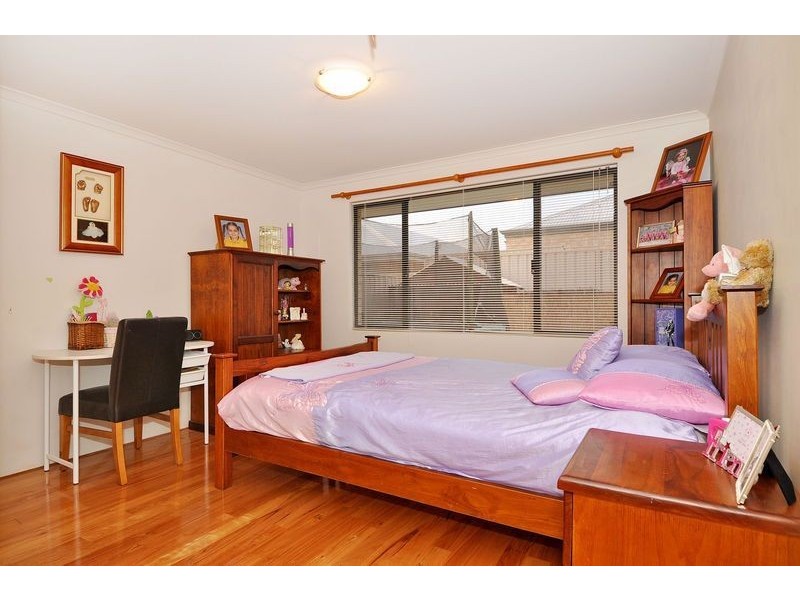 25 Russell Road, Madeley WA 6065