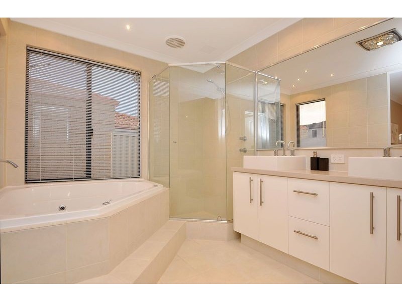 14 Martindale Avenue, Madeley WA 6065