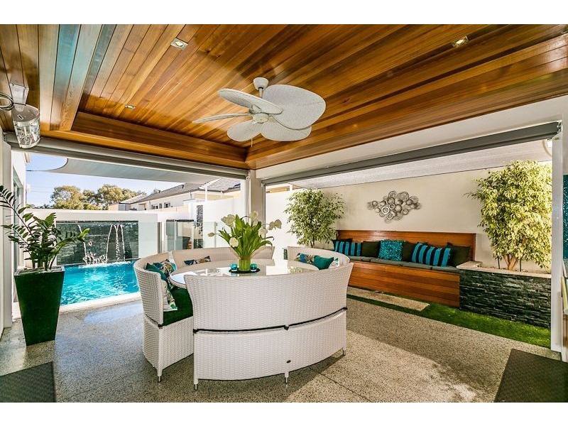 16 Bryanston Pass, Madeley WA 6065