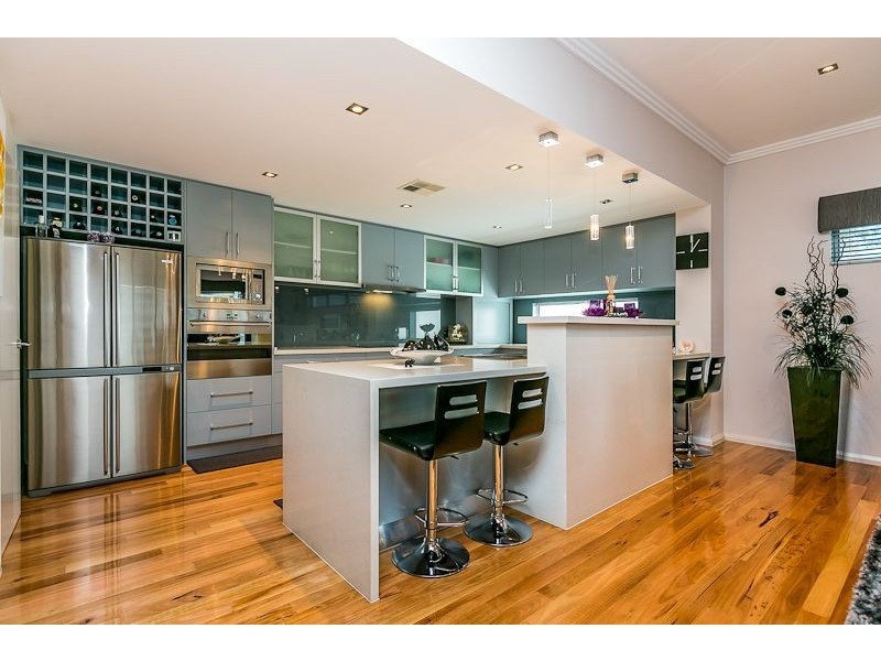 16 Bryanston Pass, Madeley WA 6065