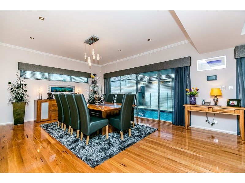 16 Bryanston Pass, Madeley WA 6065