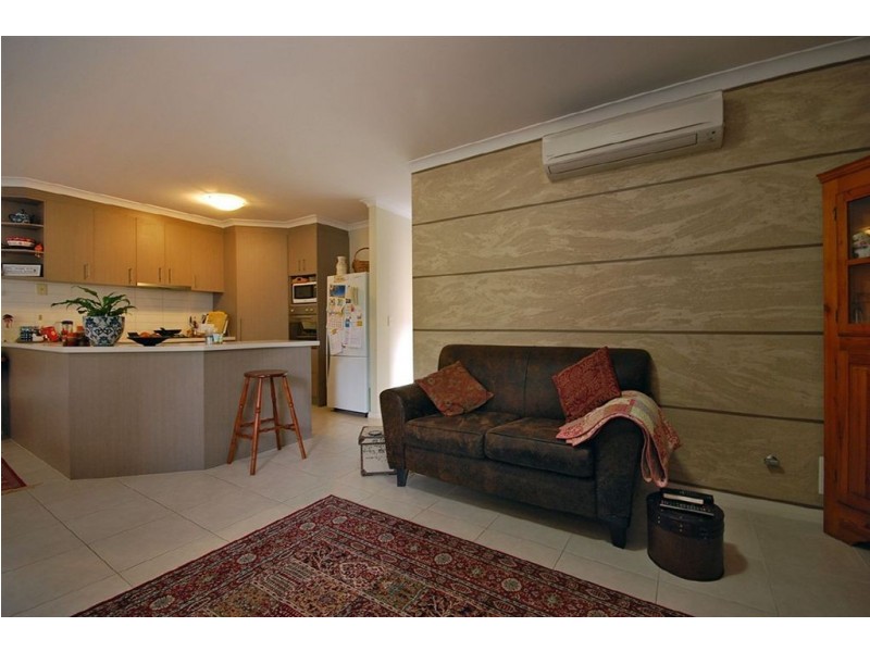 10D Pollard Street, Glendalough WA 6016