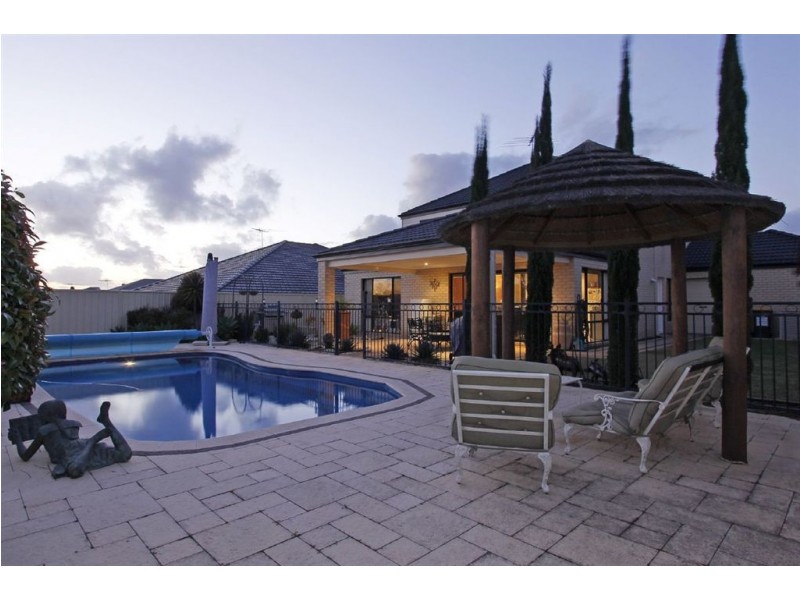 158 Golf Links Drive, Carramar WA 6031