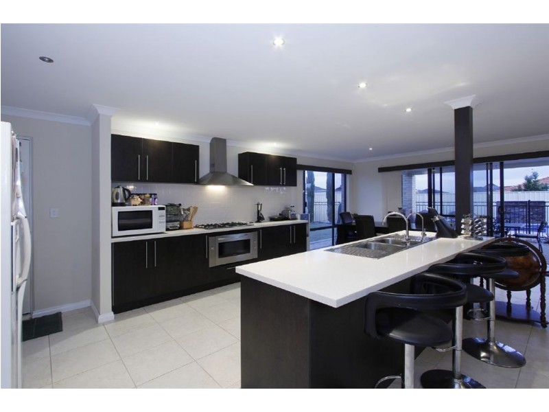 158 Golf Links Drive, Carramar WA 6031