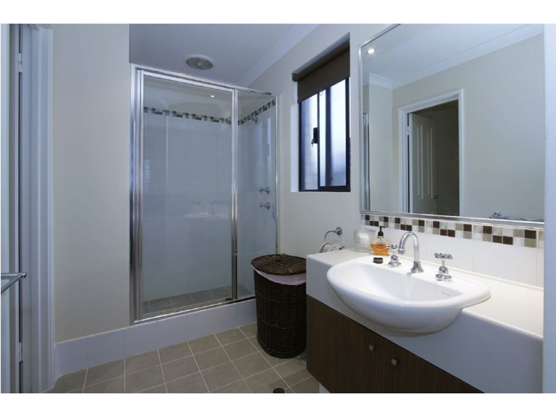 158 Golf Links Drive, Carramar WA 6031