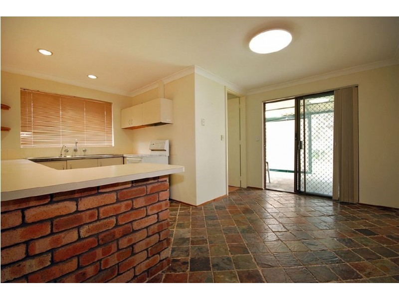 11 Allinga Crescent, Craigie WA 6025
