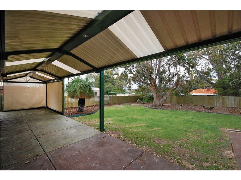 11 Allinga Crescent, Craigie WA 6025