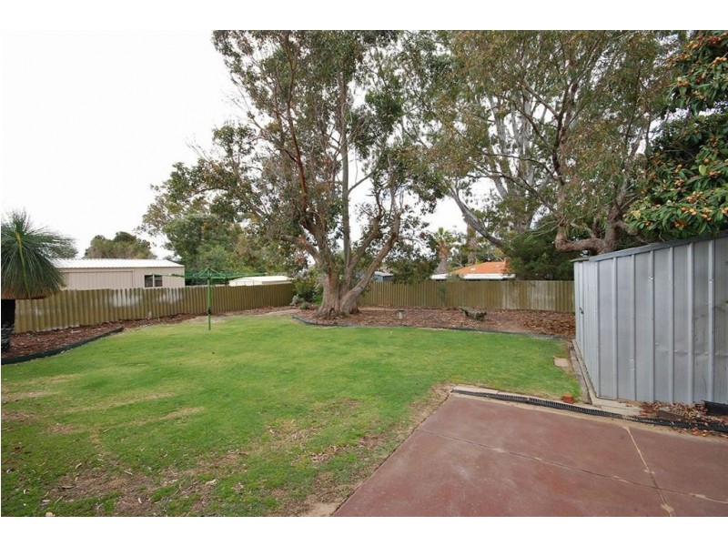 11 Allinga Crescent, Craigie WA 6025