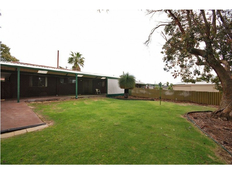 11 Allinga Crescent, Craigie WA 6025