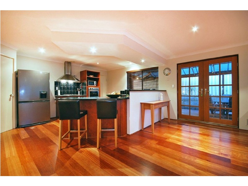 8 Manitoba Court, Joondalup WA 6027