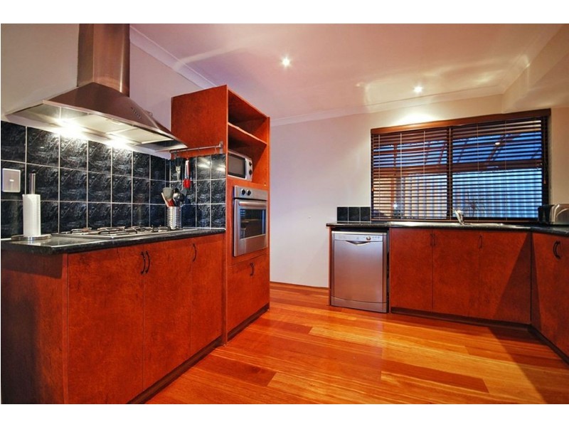 8 Manitoba Court, Joondalup WA 6027