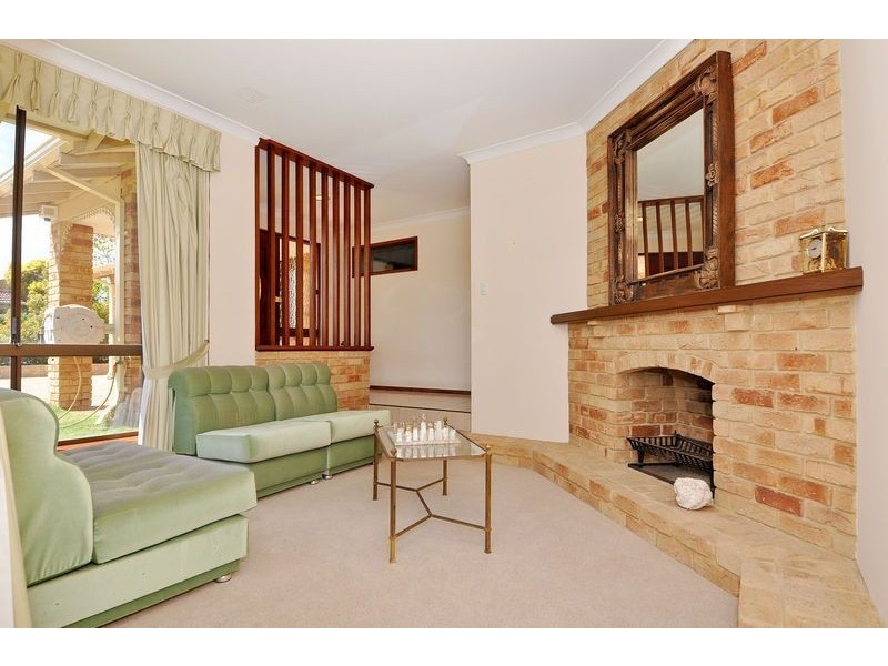 12 Holbrook Gardens, Carine WA 6020