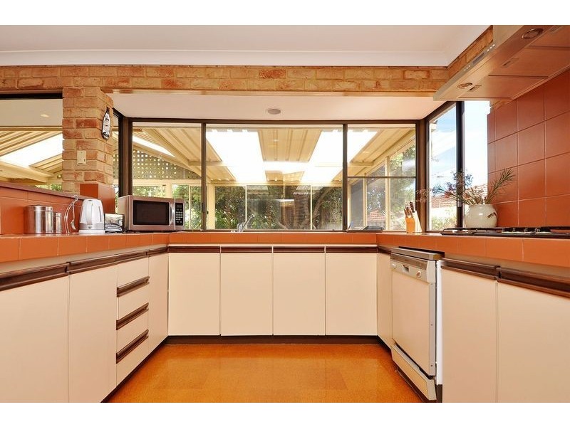 12 Holbrook Gardens, Carine WA 6020