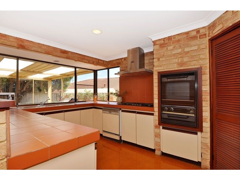 12 Holbrook Gardens, Carine WA 6020