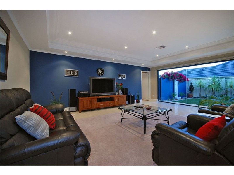 17 Naismith Road, Tapping WA 6065