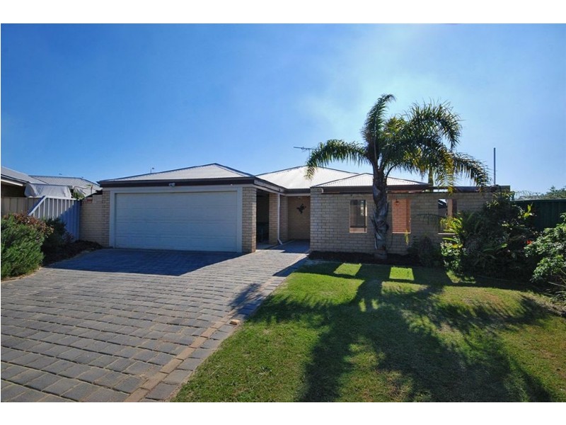 18 Retreat Green, Banksia Grove WA 6031
