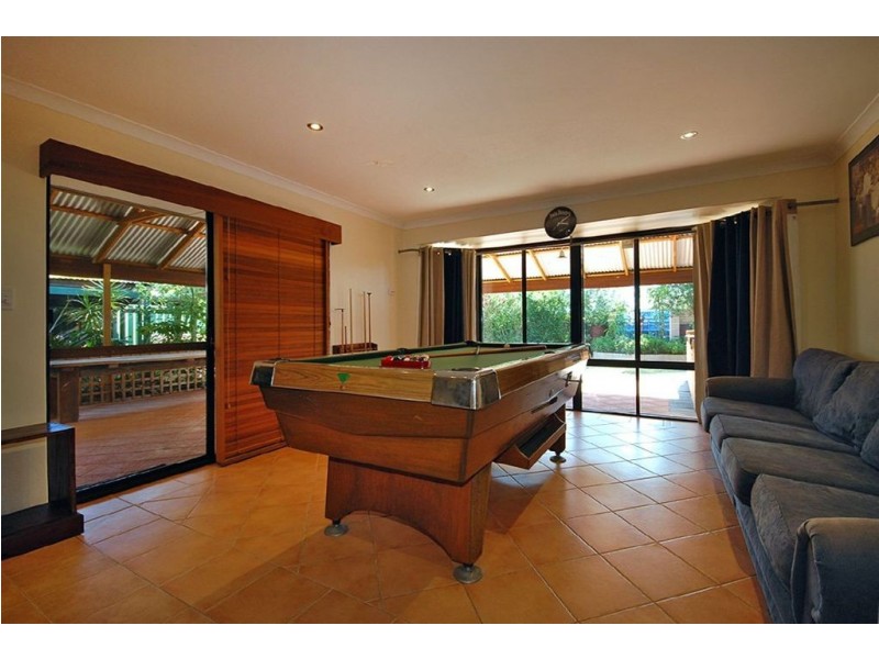 18 Retreat Green, Banksia Grove WA 6031