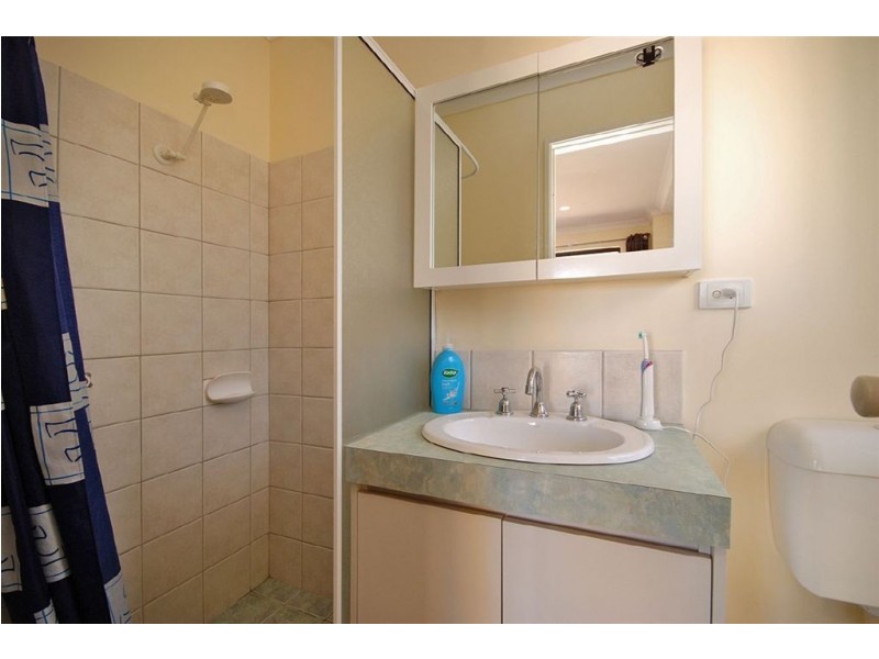 18 Retreat Green, Banksia Grove WA 6031