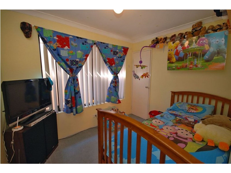 18 Retreat Green, Banksia Grove WA 6031