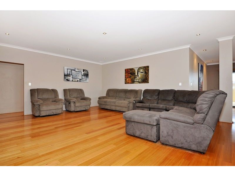 17 Geneva Heights, Hocking WA 6065