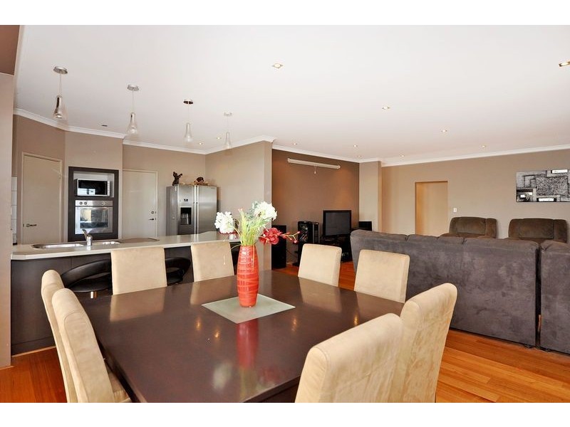 17 Geneva Heights, Hocking WA 6065