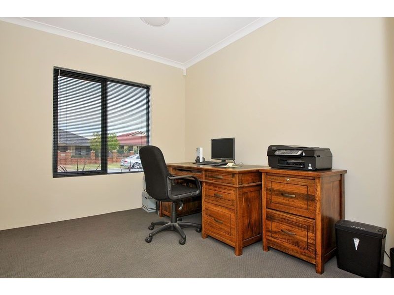 27 Regency Avenue, Madeley WA 6065