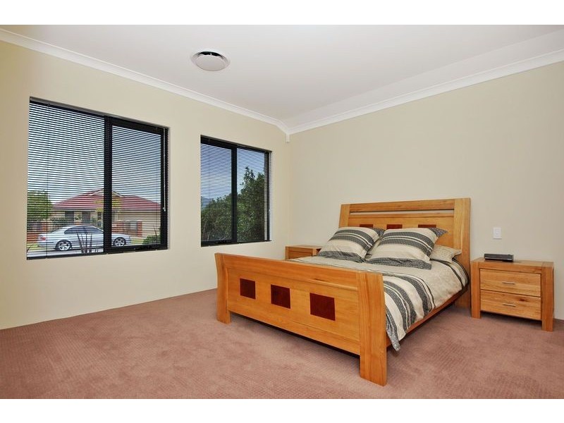 27 Regency Avenue, Madeley WA 6065